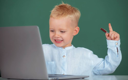 プログラミングと英語のスキルを身につけるメリット